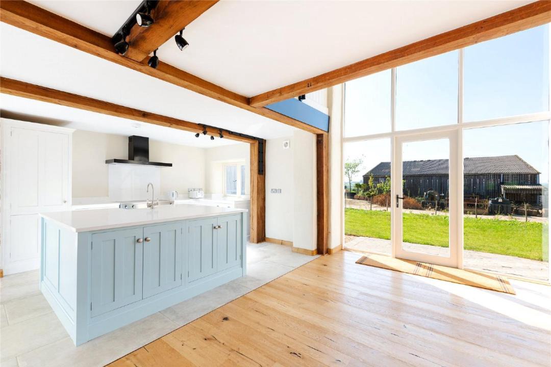 Photo of Others in Weedon Lois