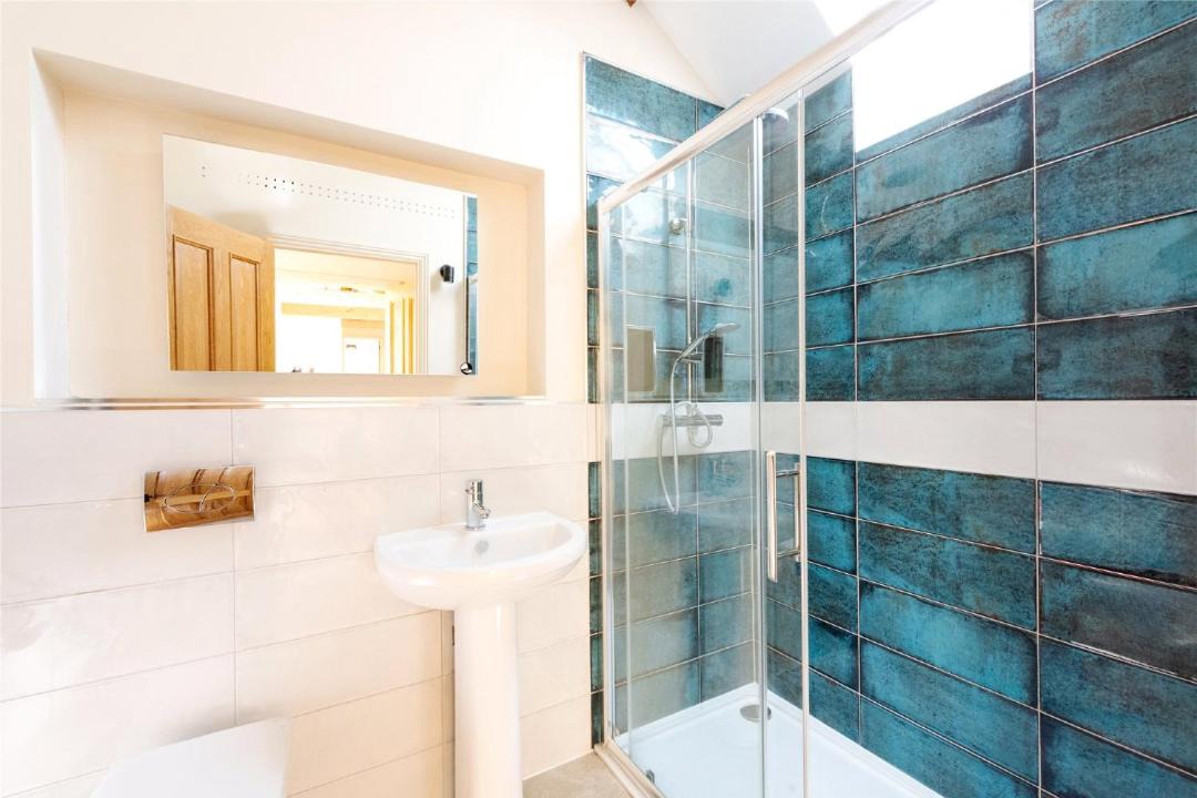 Photo of Bathroom in Weedon Lois