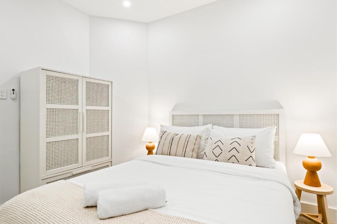 Photo of Others in Elizabeth Bay