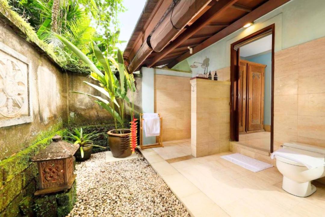 Photo of Bathroom in Kedewatan