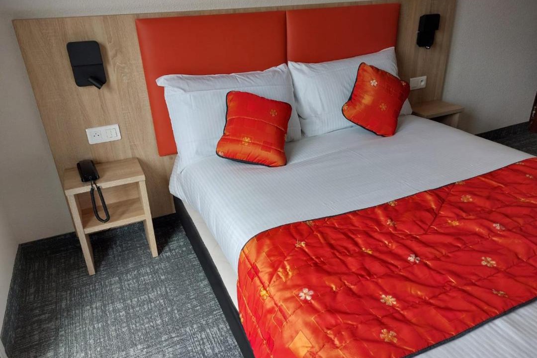 Photo of Others in Custines