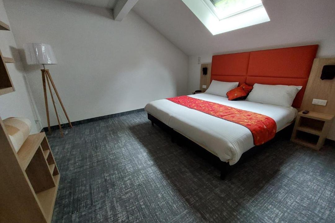 Photo of Others in Custines