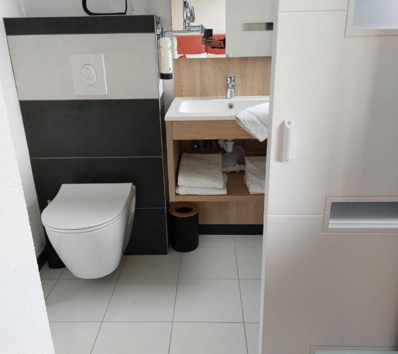 Photo of Others in Custines