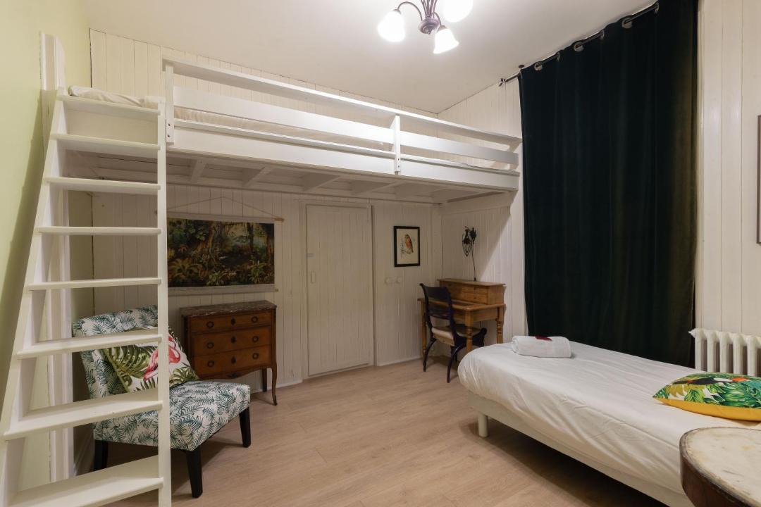 Photo of Others in Vire