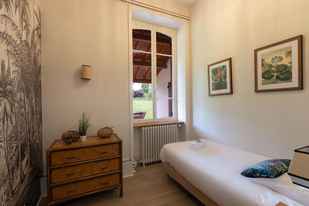 Photo of Others in Vire