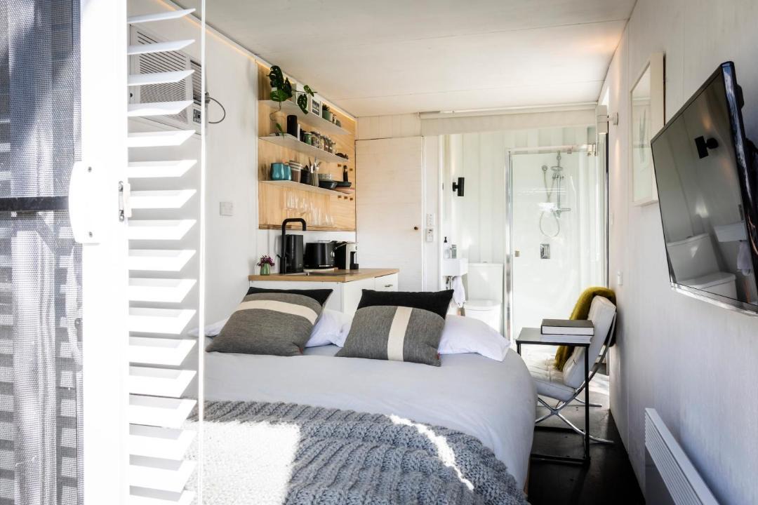 Photo of Others in Mia Mia