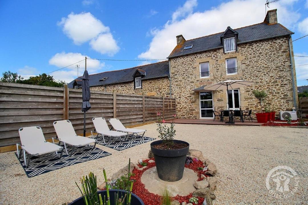 Photo of Others in Plestan