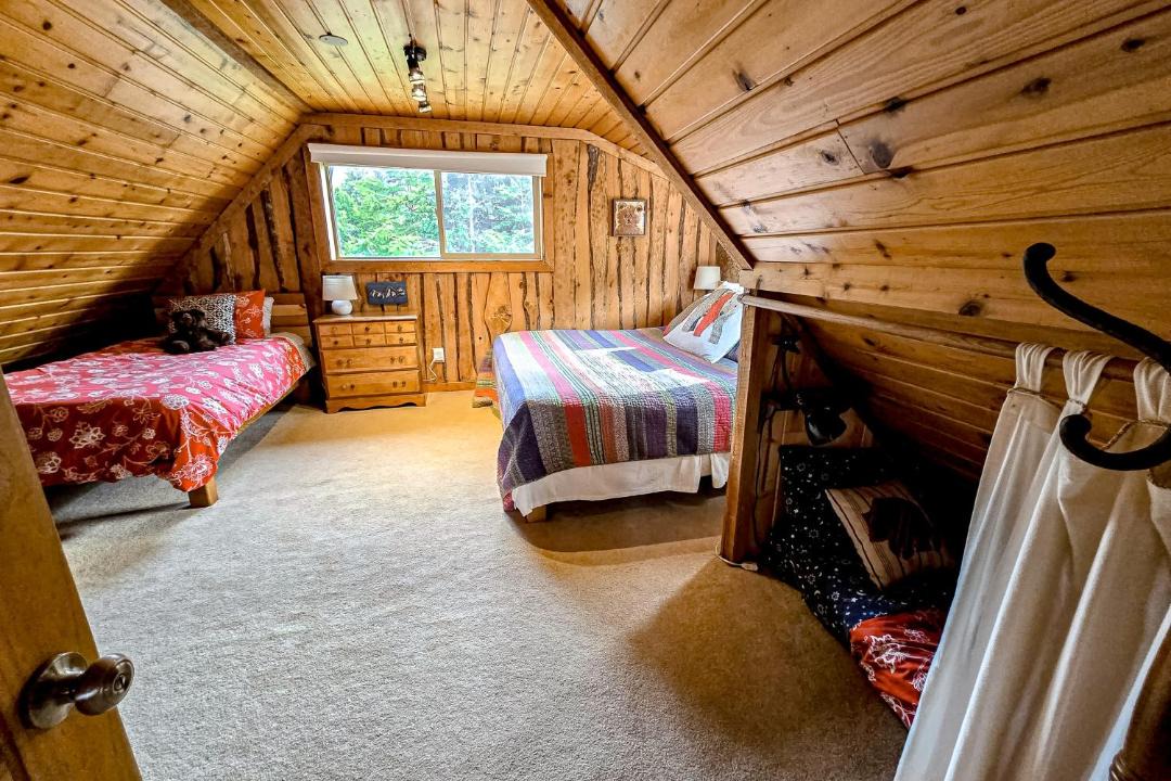 Photo of Bedroom in Alyeska