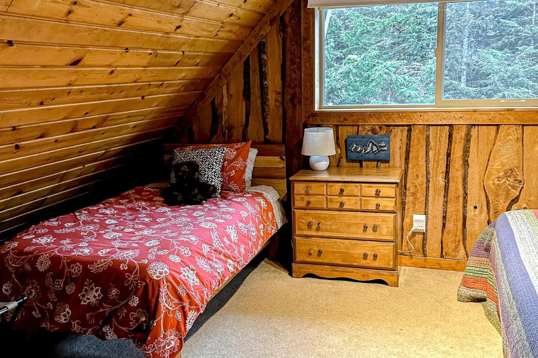 Photo of Bedroom in Alyeska