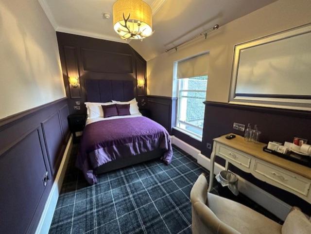 Photo of Others in Roslin