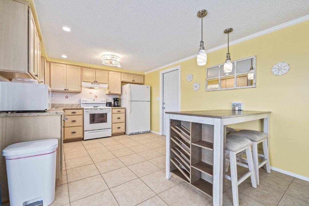 Photo of Others in Tahitian Development