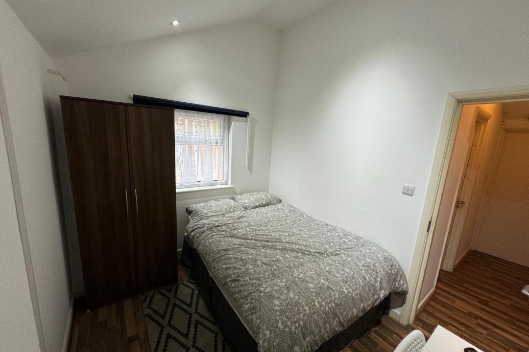 Photo of Others in Brondesbury Park