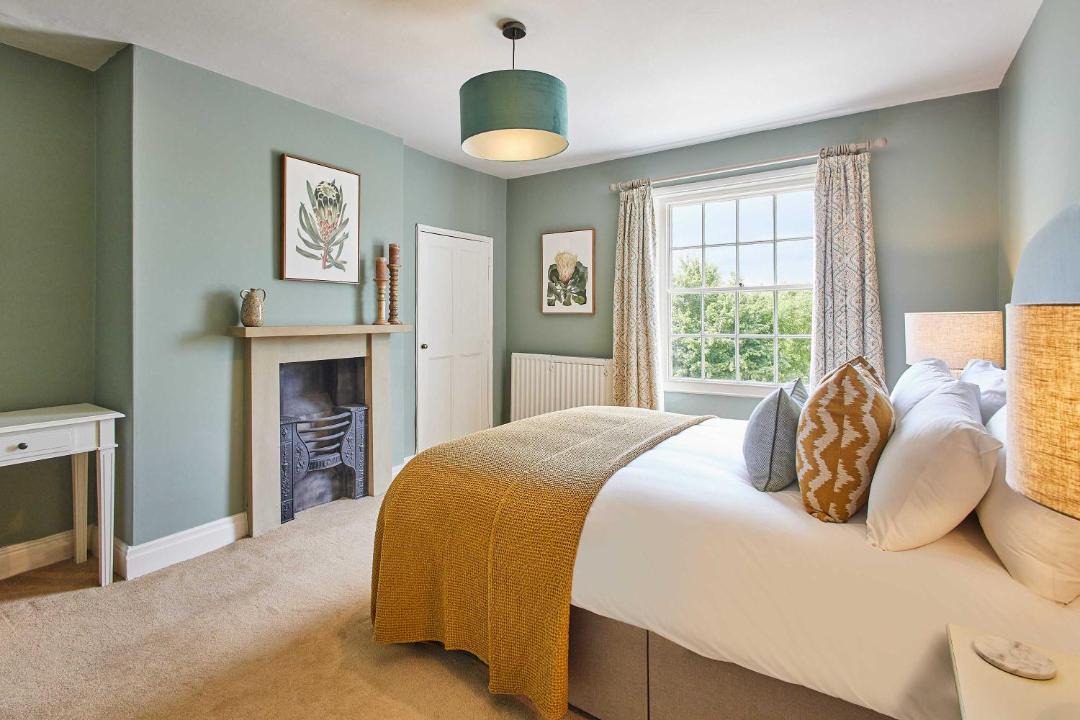 Photo of Others in Middleton One Row