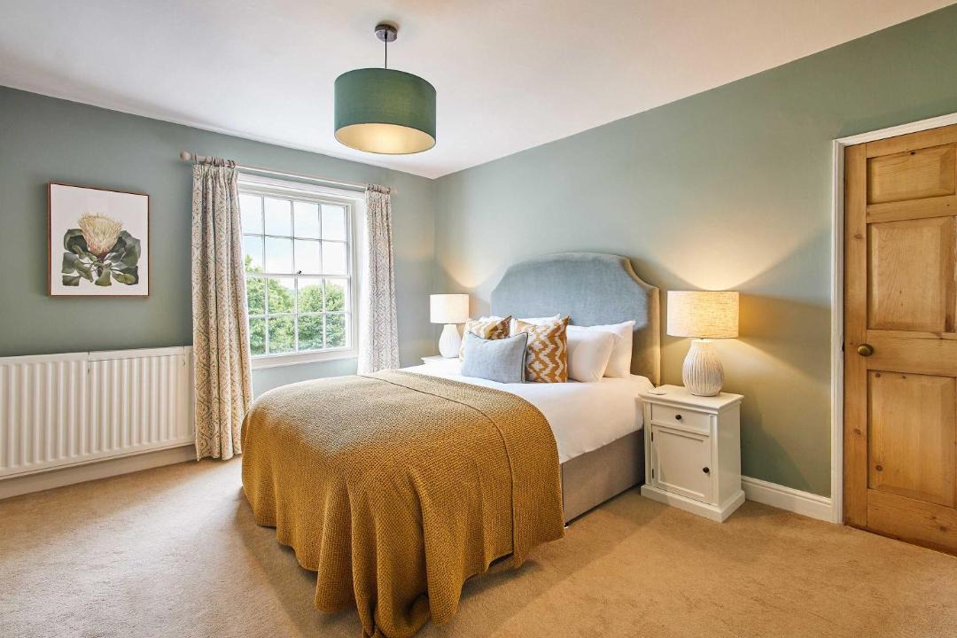 Photo of Others in Middleton One Row