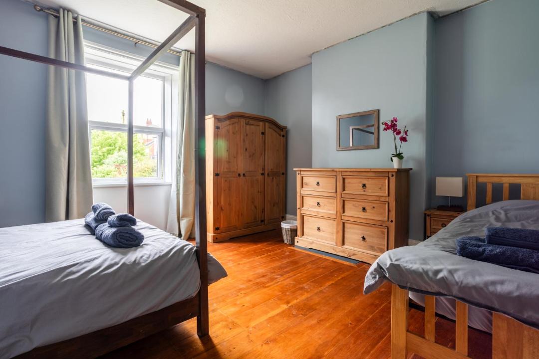 Photo of Others in Hoylandswaine