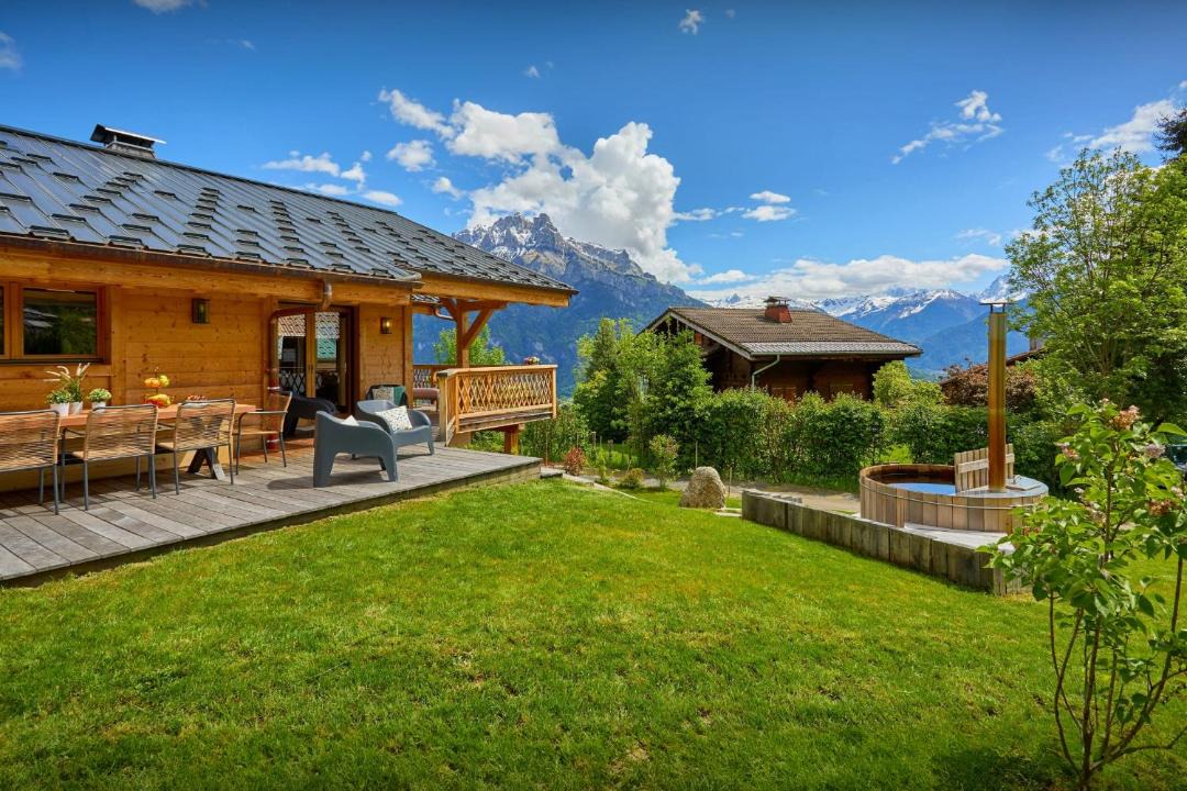 Photo of Others in Cordon