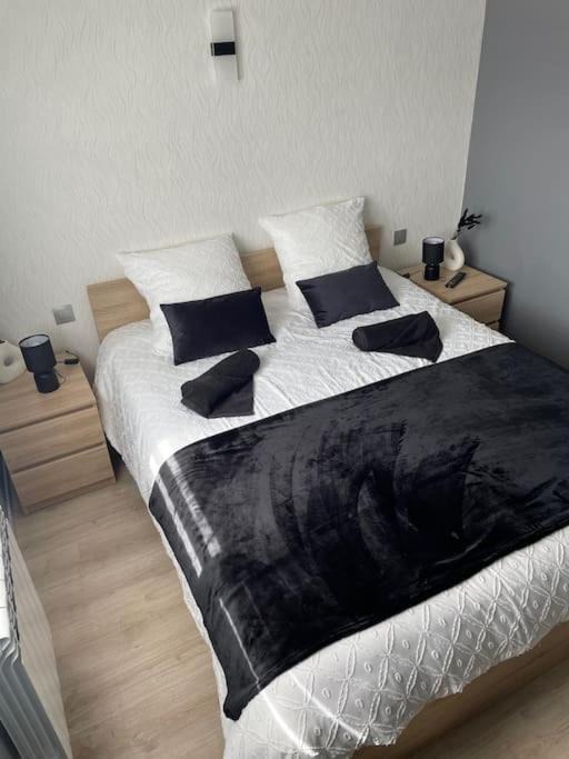 Photo of Bedroom in Baslieux-sous-Chatillon