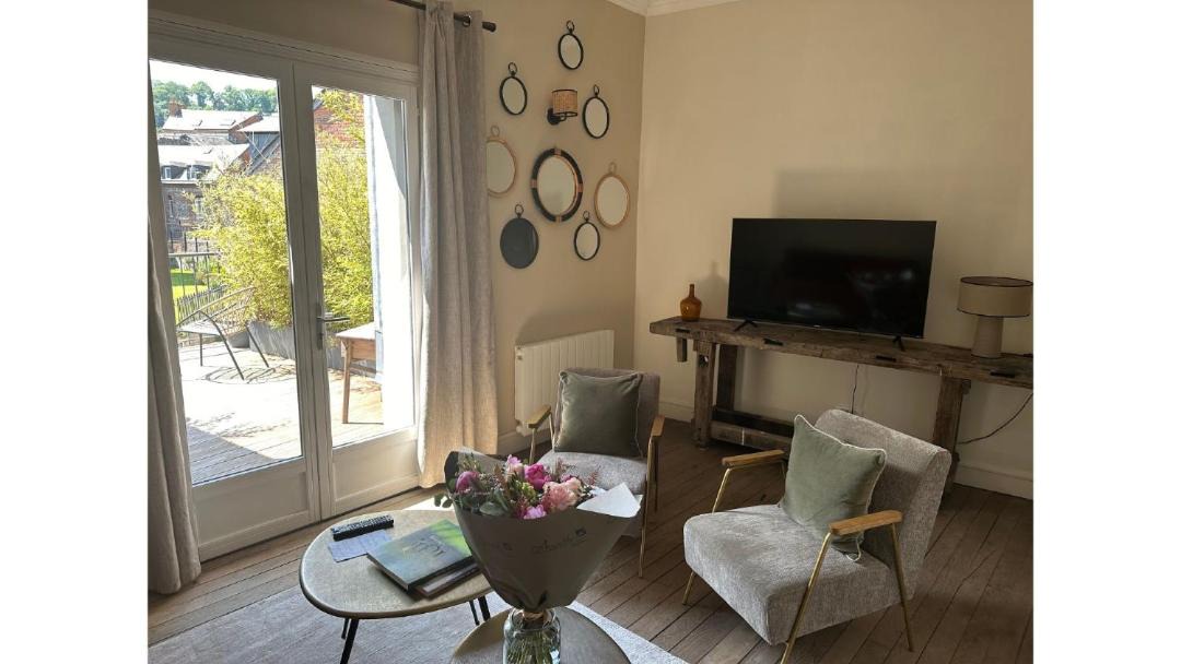 Photo of Others in Enclos