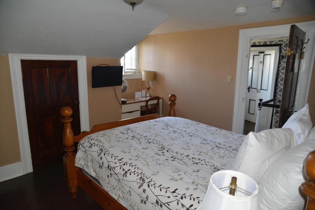 Photo of Bedroom in Adjala-Tosorontio