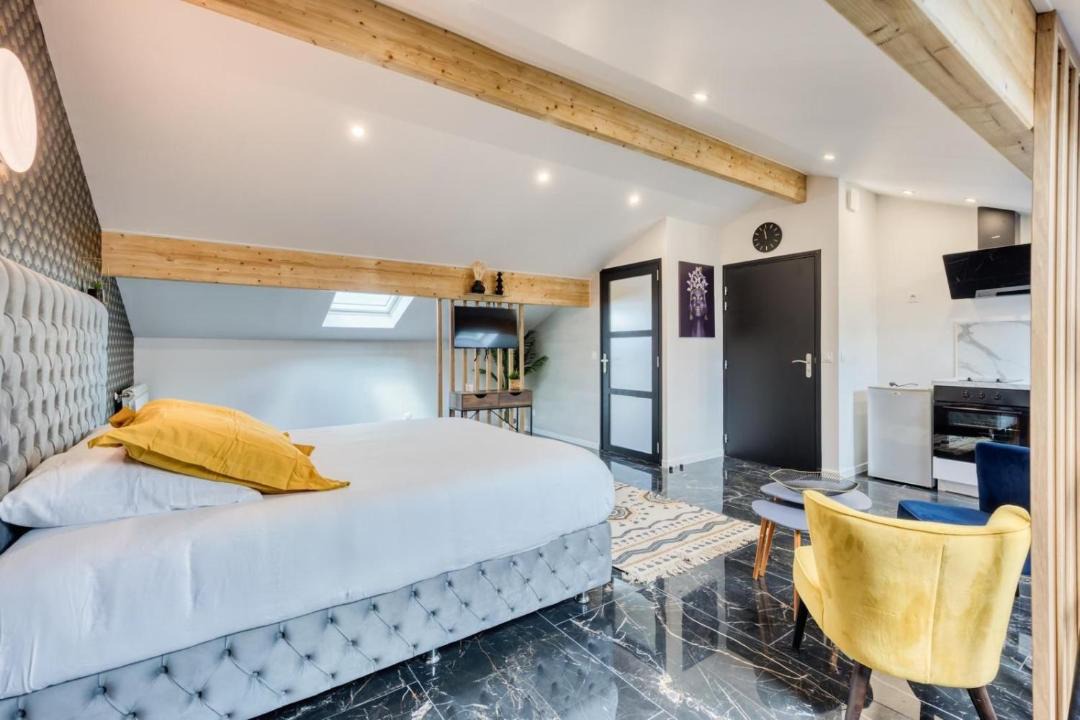 Photo of Others in Coubron