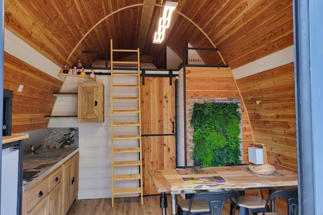 Photo of Others in Ales