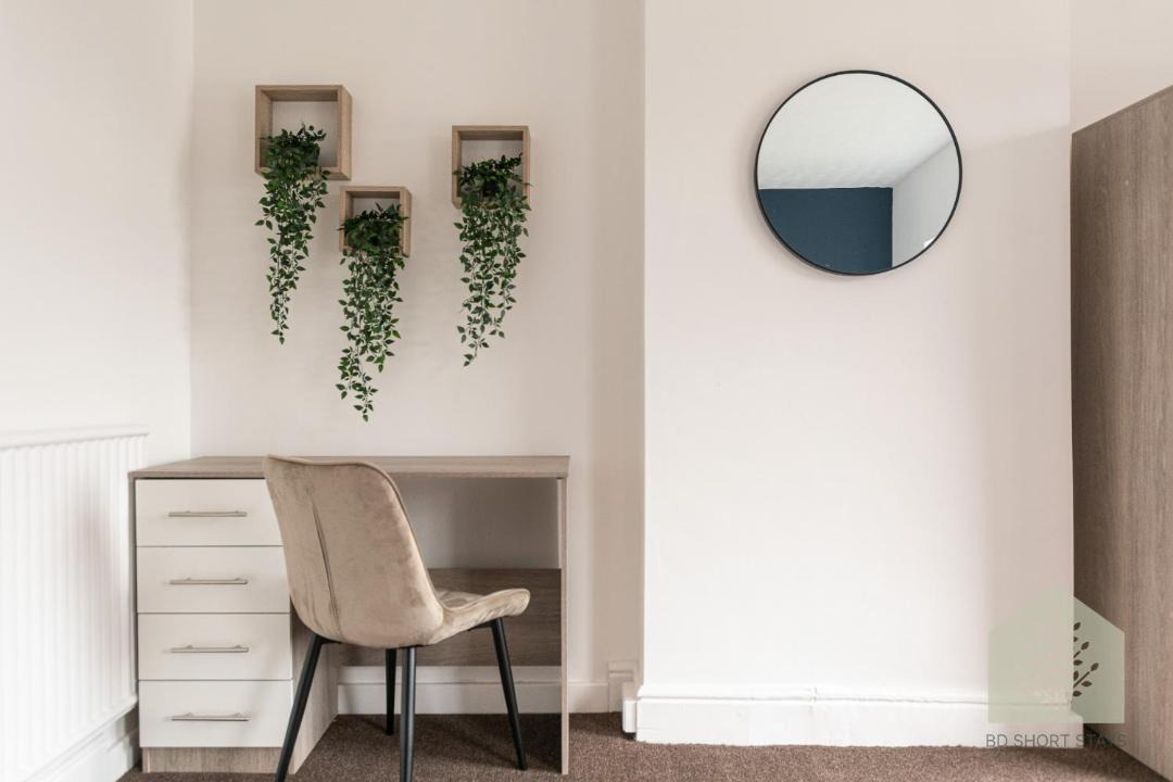 Photo of Others in Leigh