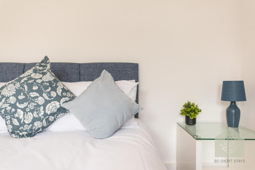 Photo of Others in Leigh