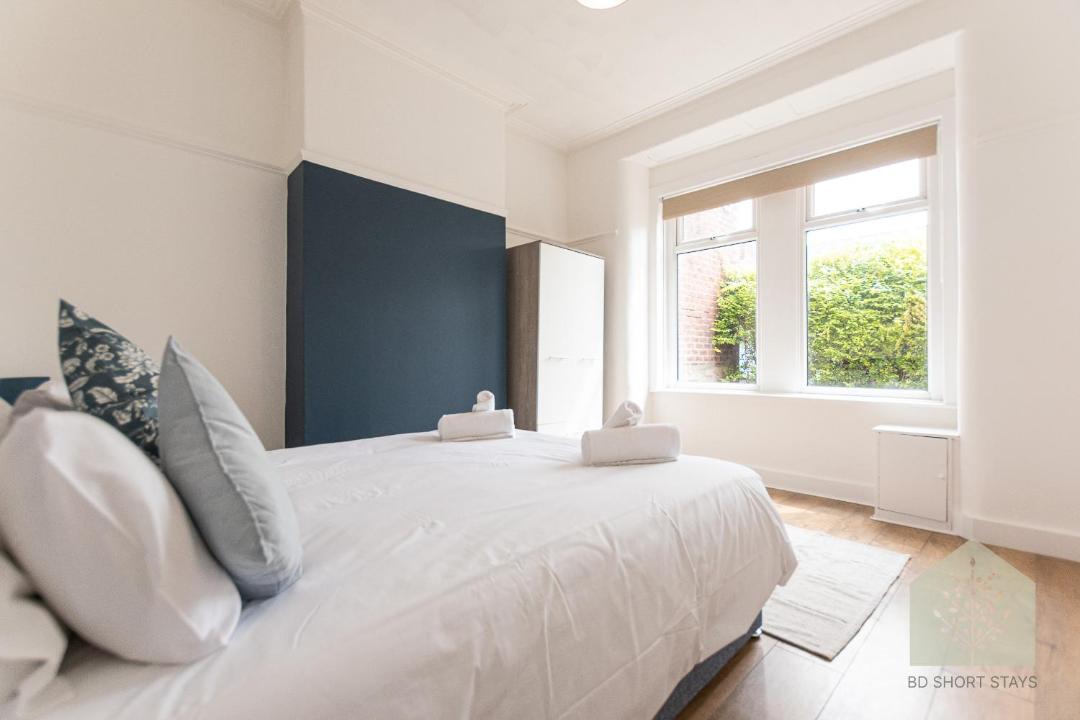 Photo of Others in Leigh