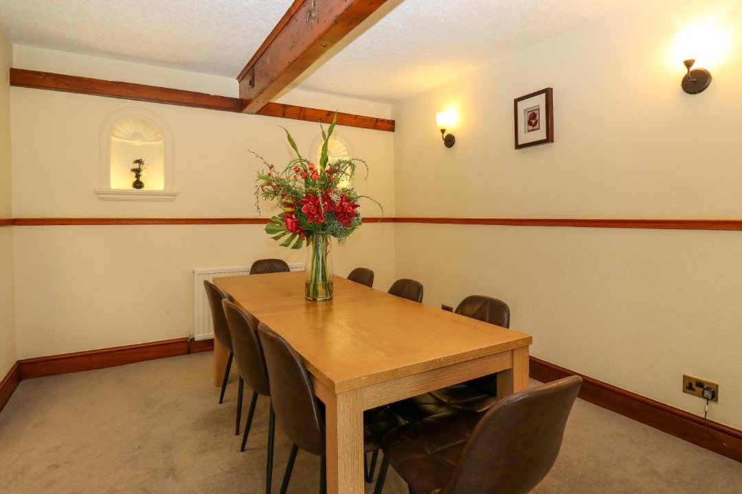 Photo of Others in Hoylandswaine