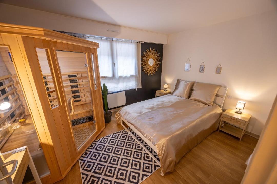 Photo of Bedroom in Quai de la Fosse