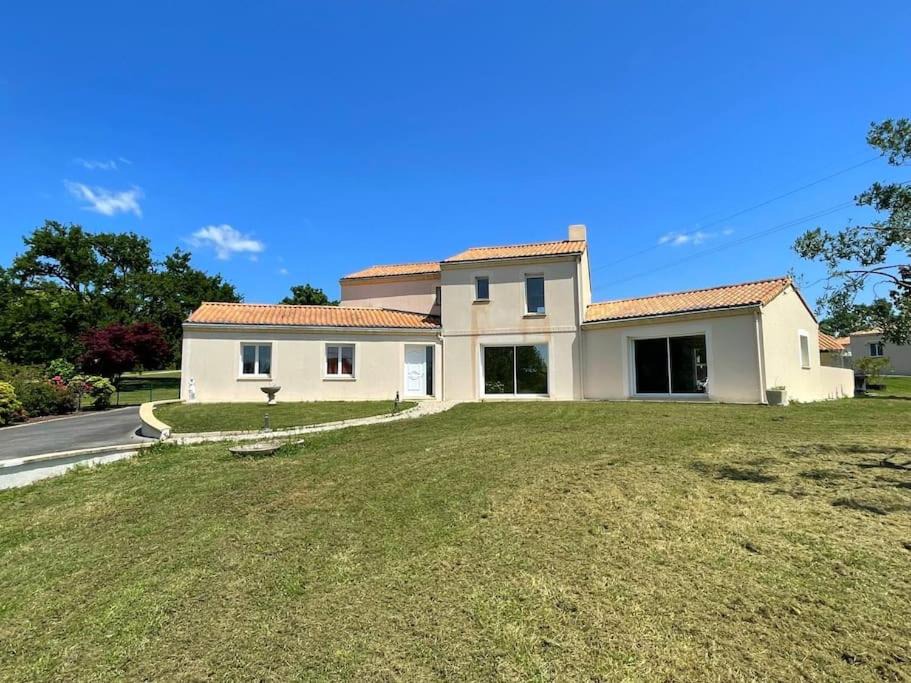 Photo of Others in Port-Saint-Pere