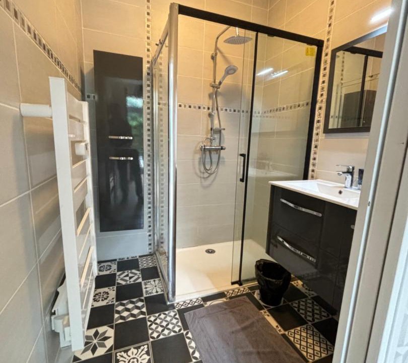 Photo of Bathroom in Saint-Herblain