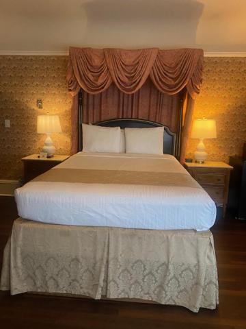 Photo of Bedroom in Lower Pacific Heights