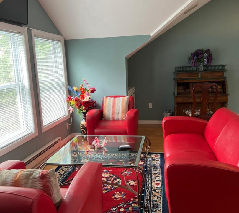 Photo of Livingroom in Quaker Hill