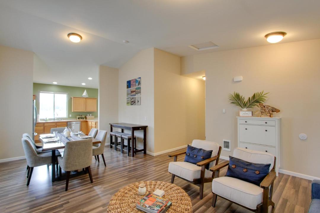 Photo of Others in Victor