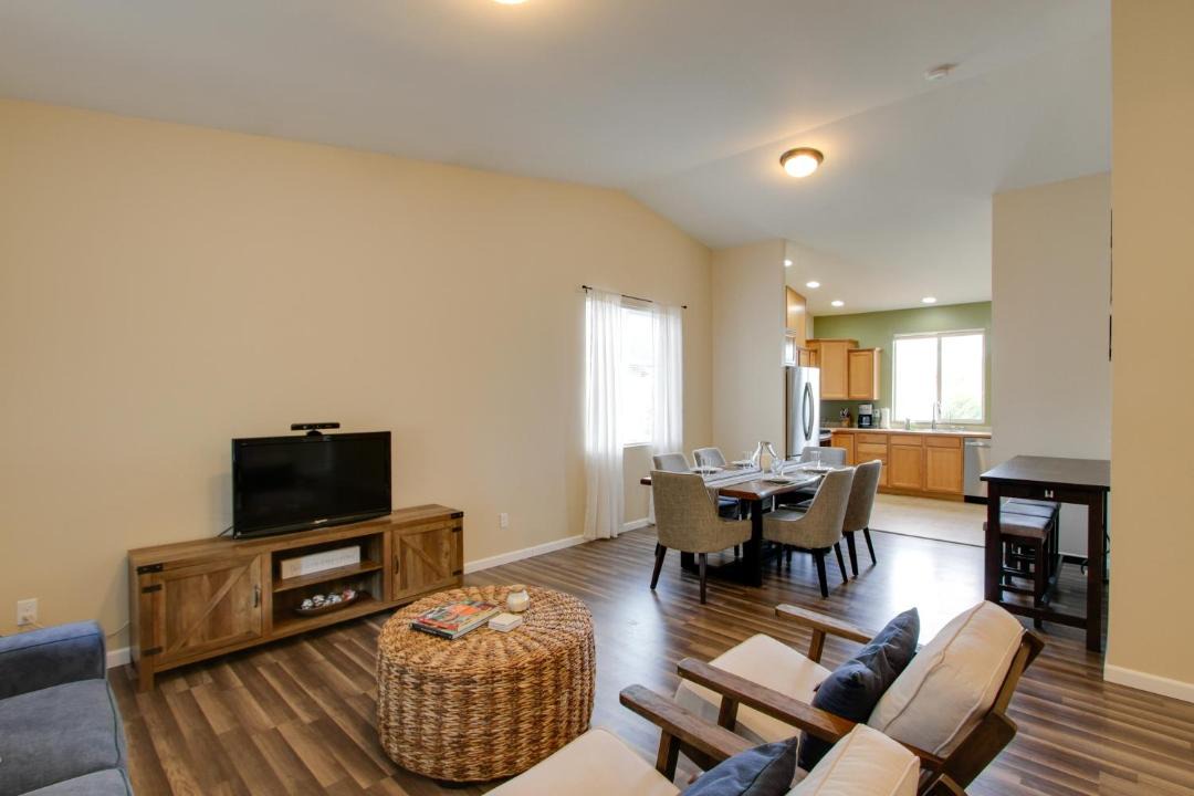 Photo of Others in Victor