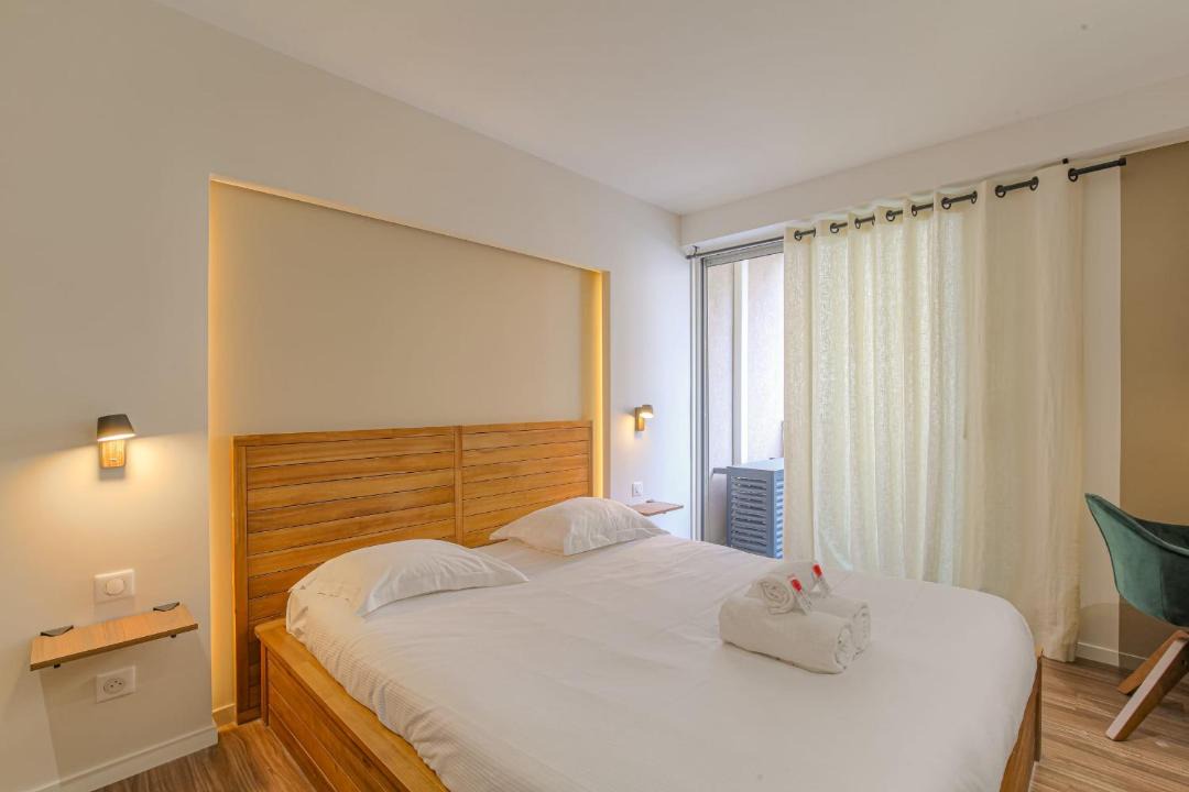 Photo of Bedroom in 7th Arrondissement