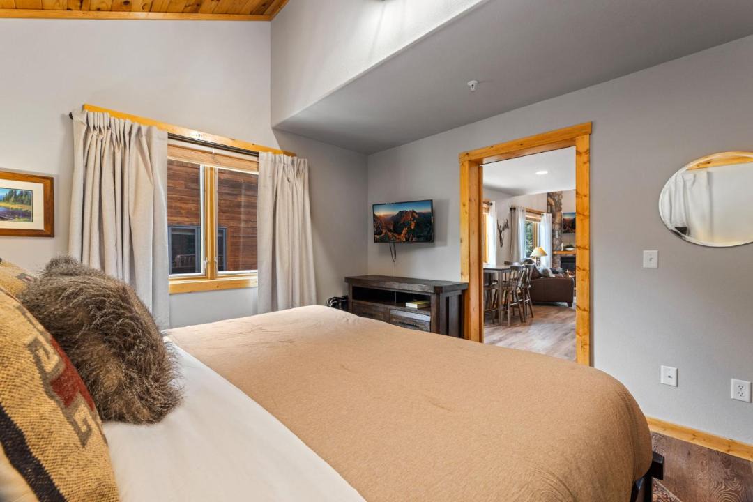 Photo of Bedroom in Fall River Estates