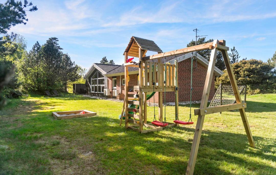 Photo of Others in Ho