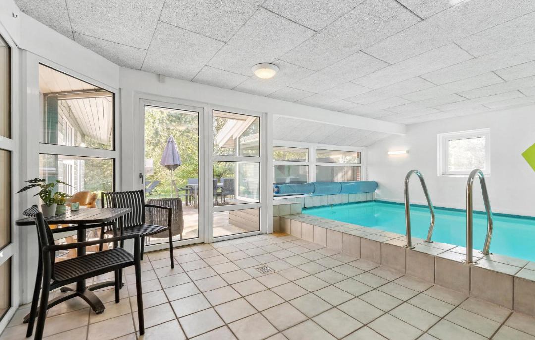 Photo of Others in Ho