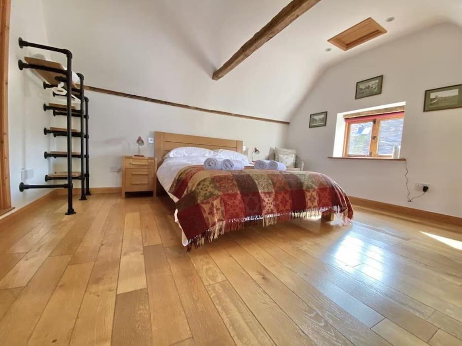 Photo of Others in Ashford