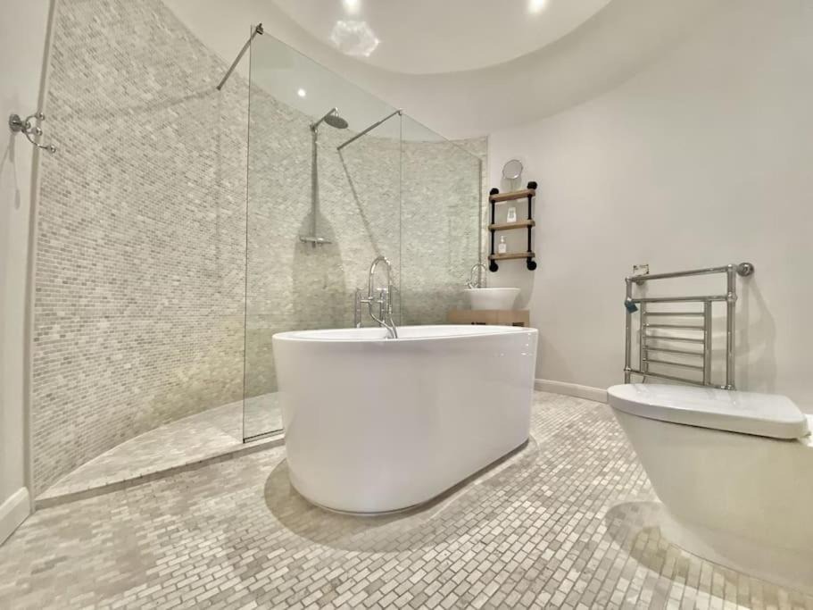 Photo of Others in Ashford