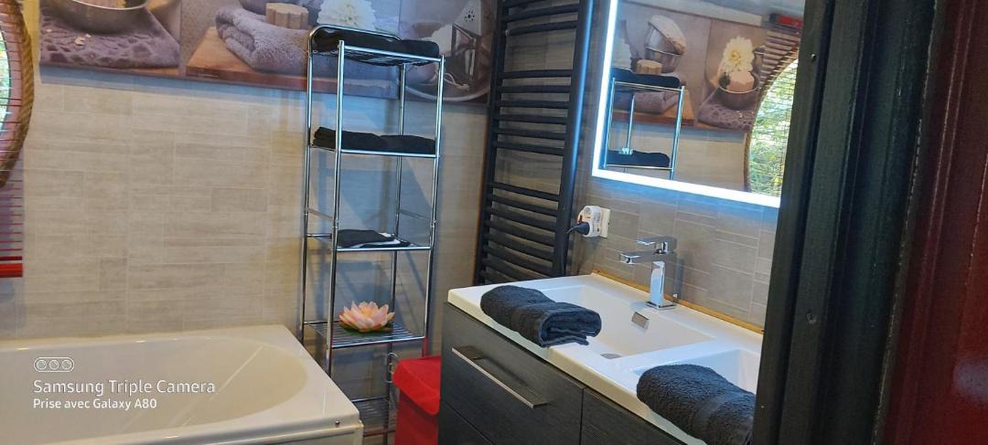 Photo of Bathroom in Cambrai