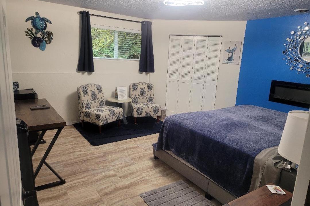 Photo of Others in Forks