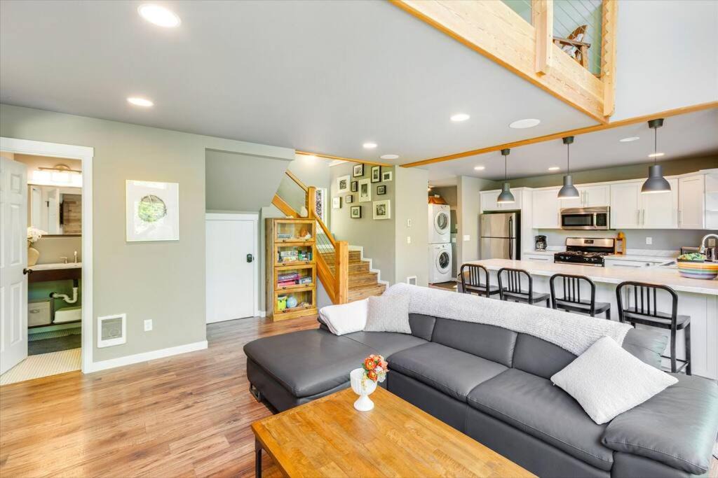 Photo of Others in Hoodsport