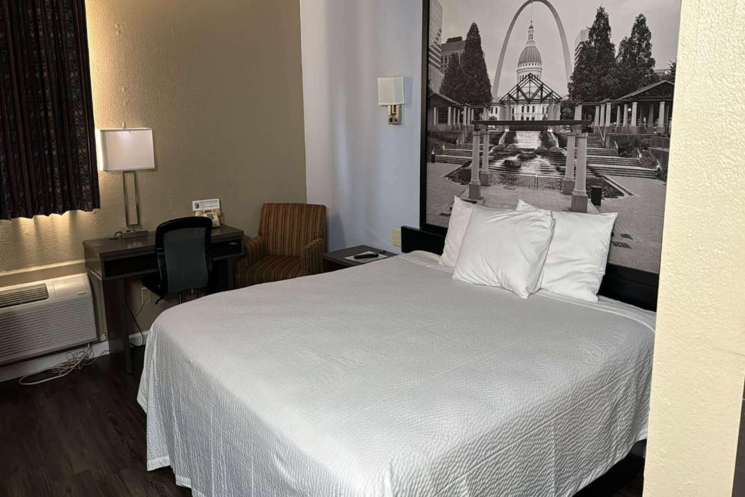 Photo of Others in Sullivan