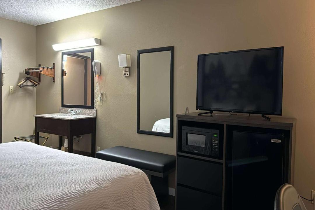 Photo of Others in Sullivan