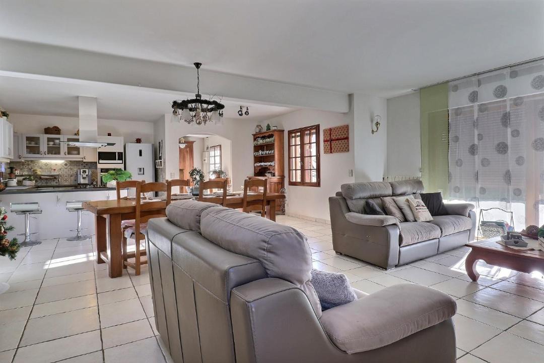 Photo of Others in Sarrancolin