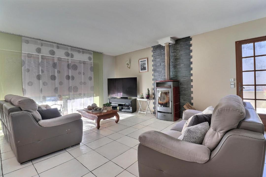 Photo of Others in Sarrancolin