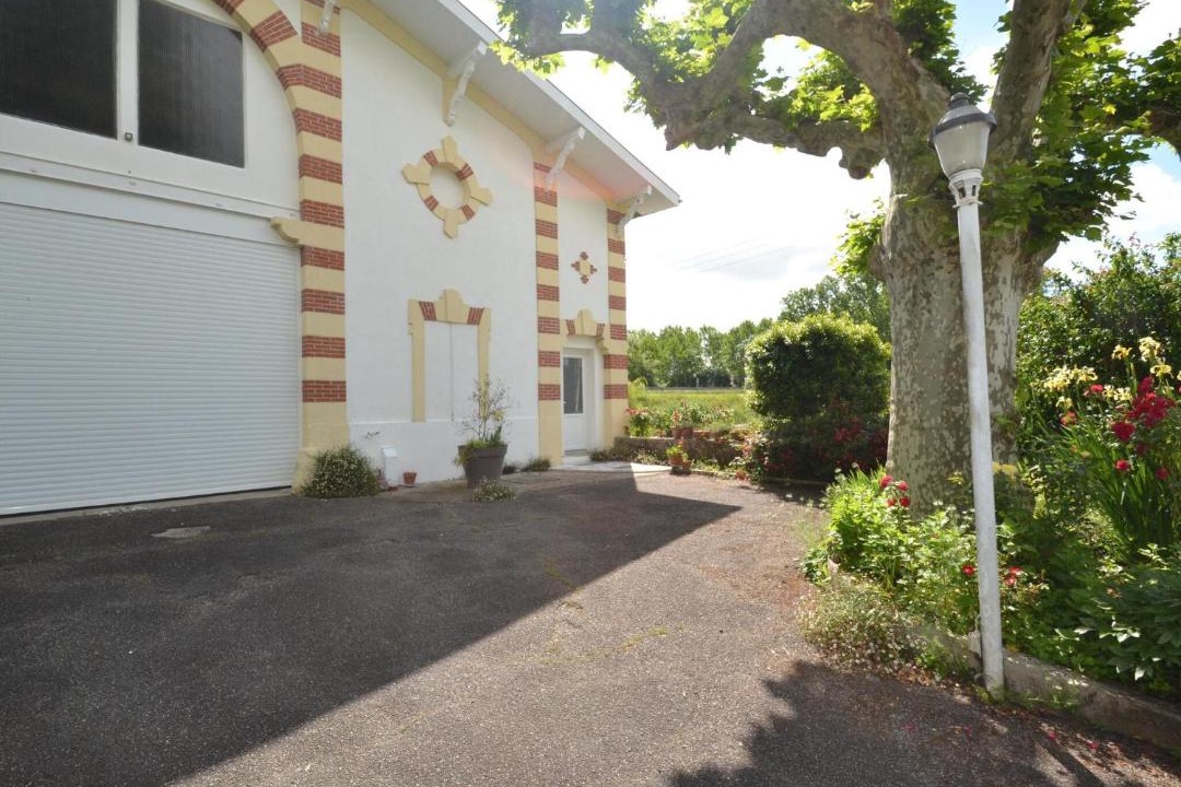 Photo of Others in Camiran